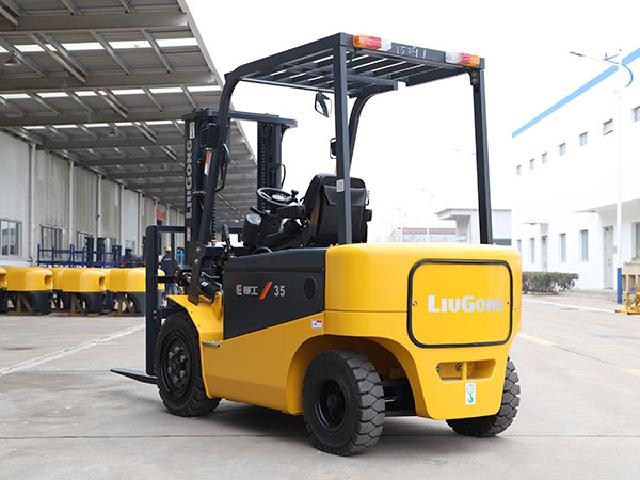 CLG系列四支點(diǎn)單驅(qū)3.0T~3.5T